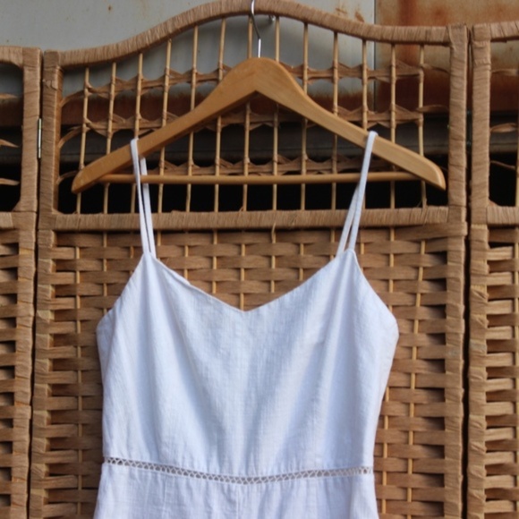 Club Monaco White Red Floral Embroidered Jumpsuits - Picture 3 of 7